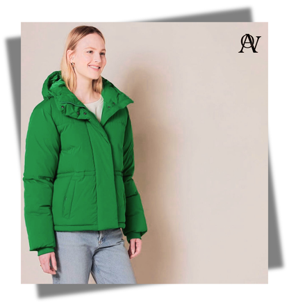 Water and snow resistant padded jacket for women in green color