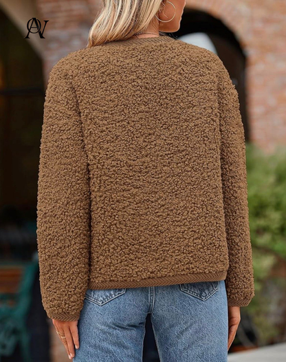 Chaqueta Teddy Elegance para Mujer – Suavidad, Estilo y Calidez en un Diseño Chic