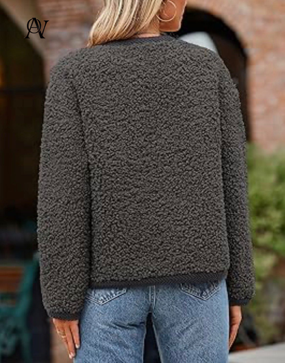 Chaqueta Teddy Elegance para Mujer – Suavidad, Estilo y Calidez en un Diseño Chic